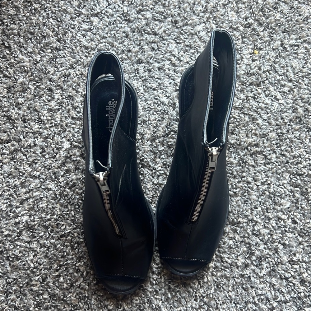Charlotte Russe Heeled Block Sandals, Black, Size 11